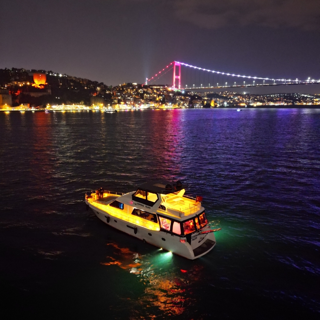 Bir Gününü İstanbul Boğazında Yatla Geçirenin Gözünden Muhteşem Manzaralar 