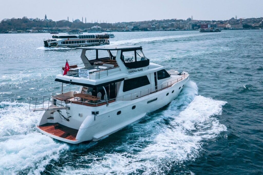 İstanbul Boğazı'nda Lüks Yat Kiralama